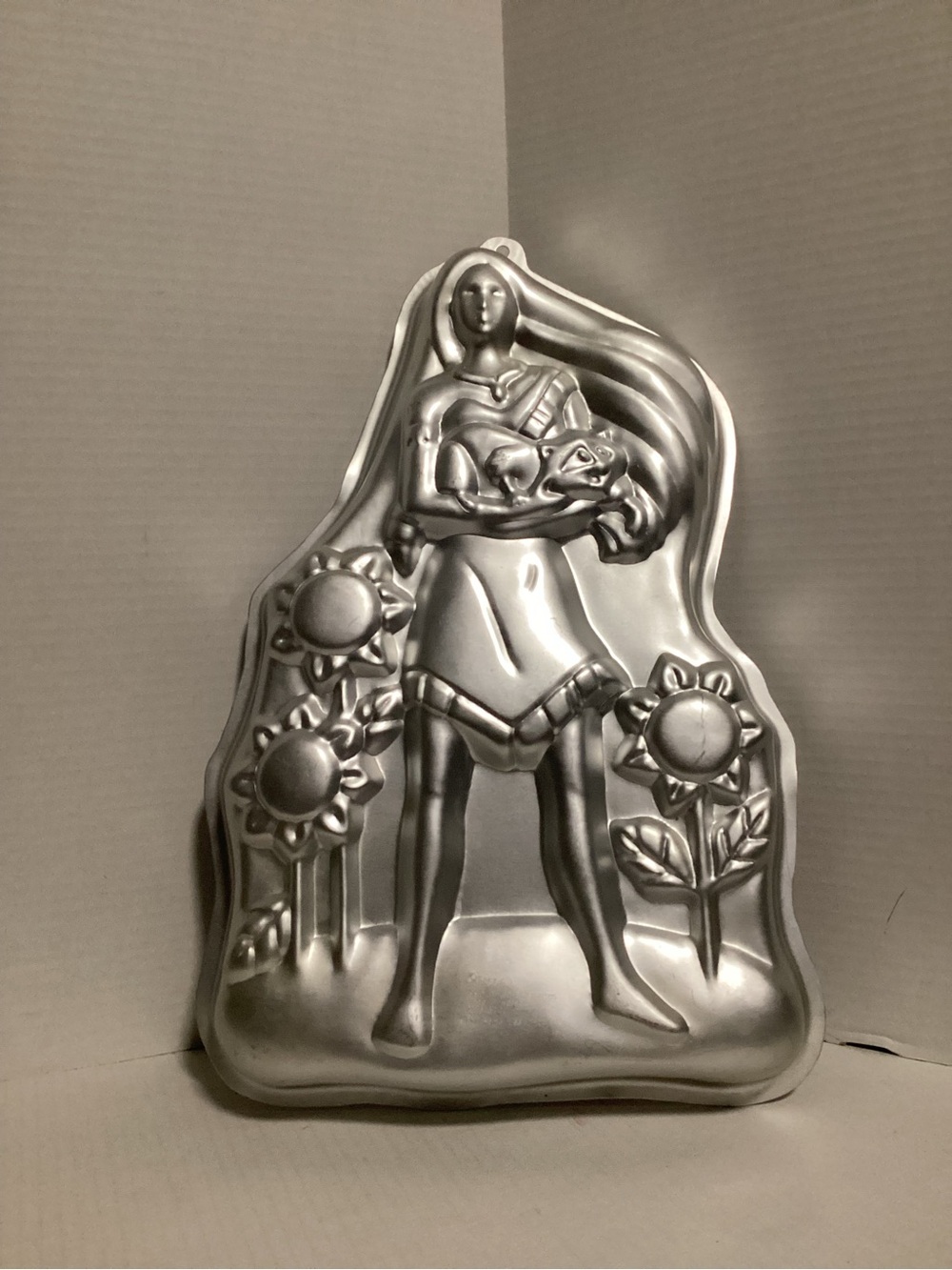 Vintage 1995 Disney Silver Pocahontas Sunflower Bake Mold